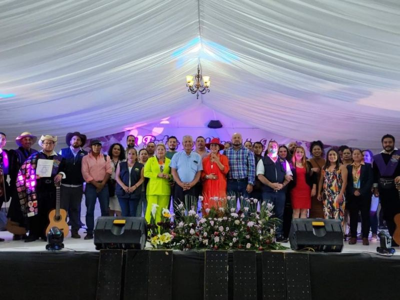 UN EXITO LAS FIESTAS DEL PINO Y LA FLOR EN PENJAMILLO 2023.